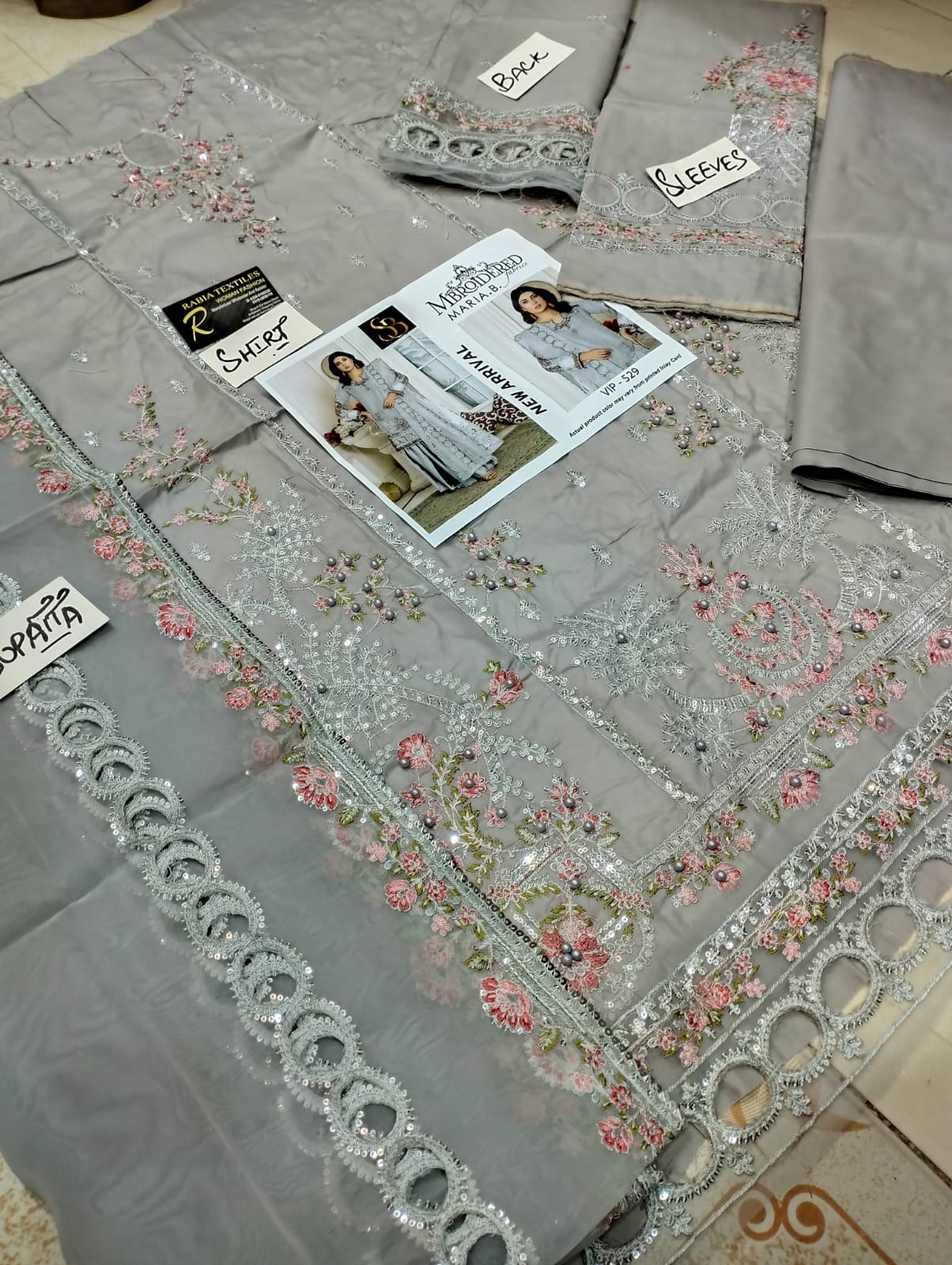 Maria.B Ring Dupatta Luxury Embroidered 3-Piece Suit