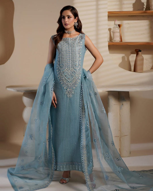 Maryam’s Luxury Heavy Embroidered Organza Suit with Cut Work Dupatta – Designer Collection 2025